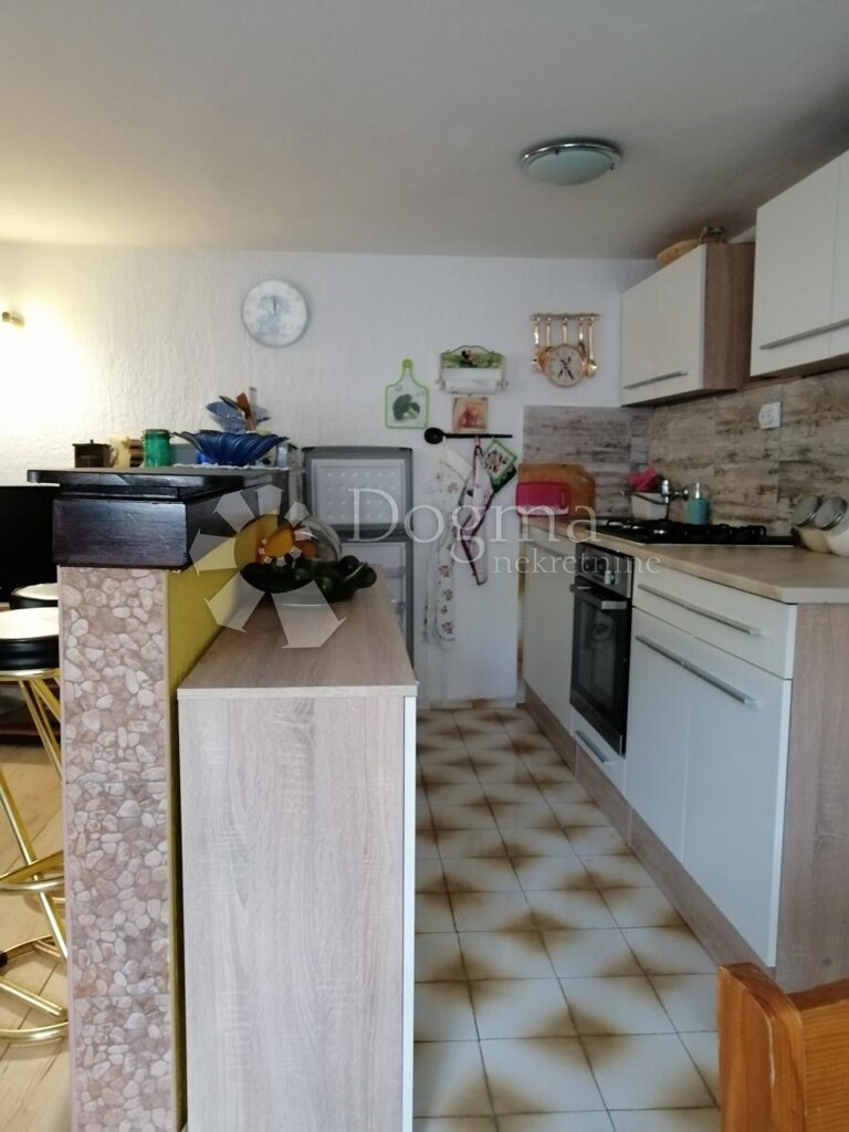 Image 4843190 - 5
