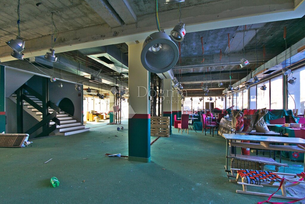 Image 4843204 - 13