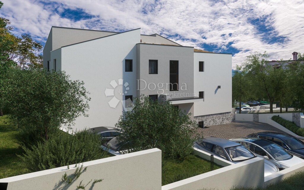 Image 4843218 - 5