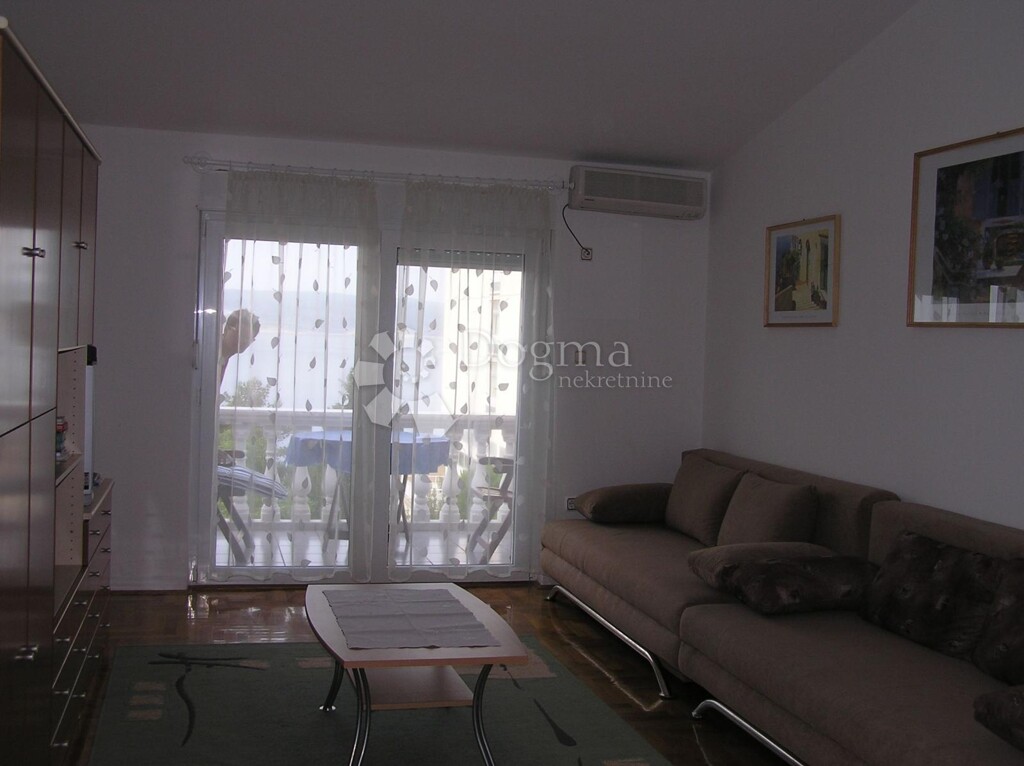 Image 4843387 - 9