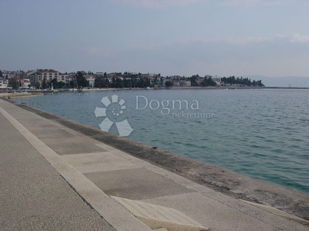 Image 4843387 - 8