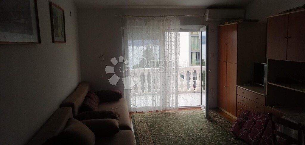 Image 4843387 - 12