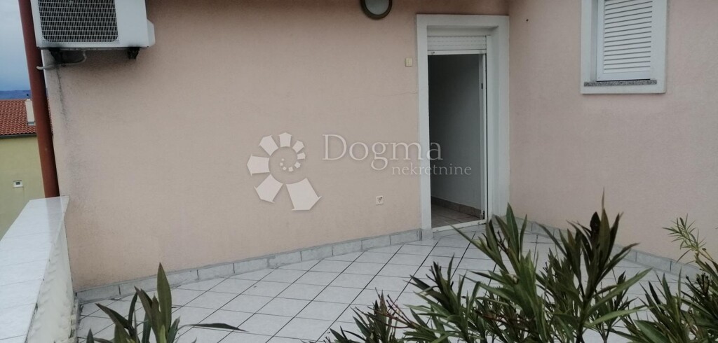 Image 4843387 - 17