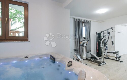 Thumbnail 4843433 - 18