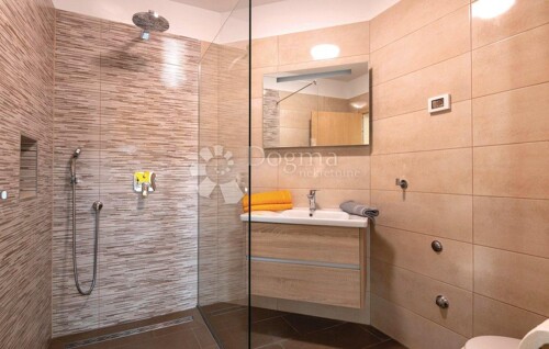 Thumbnail 4843433 - 11