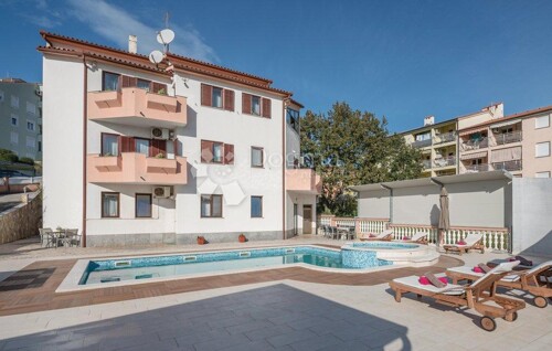 Thumbnail 4843433 - 1