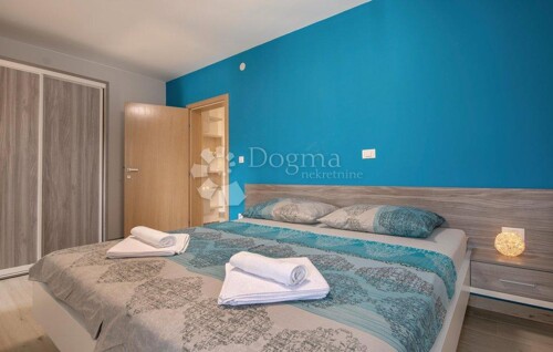 Thumbnail 4843433 - 12