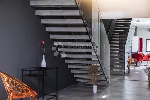 Thumbnail 4843626 - 9