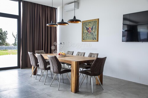 Thumbnail 4843626 - 6