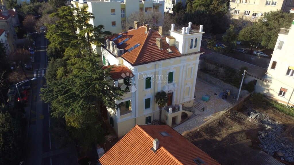 Image 4843848 - 1