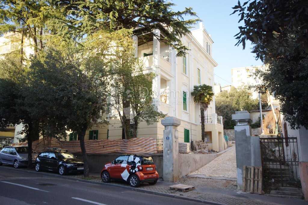 Image 4843848 - 9