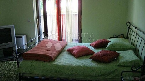 Thumbnail 4843948 - 5