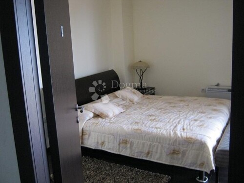 Thumbnail 4843948 - 6