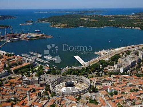Poslovni prostor - STROGI CENTAR PULA!