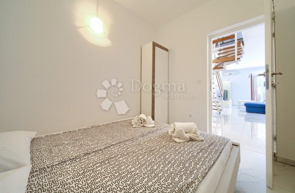 Image 4844057 - 14