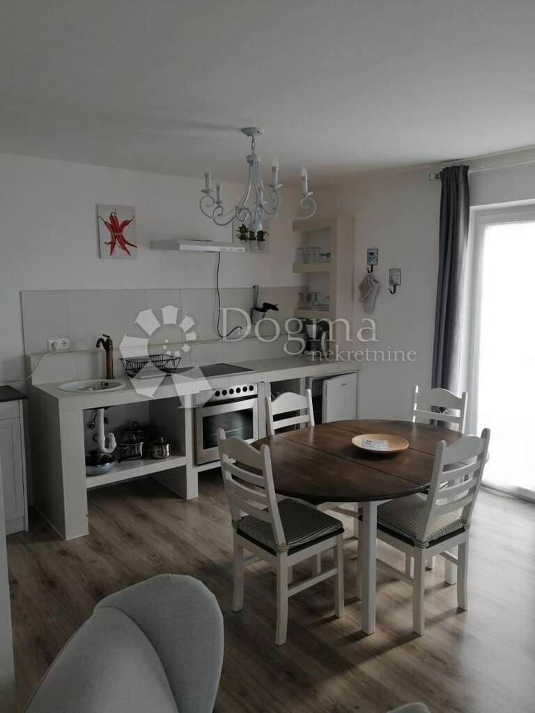 Image 4844272 - 3