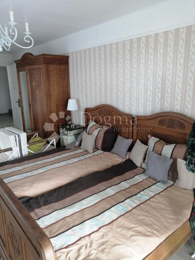 Image 4844272 - 9