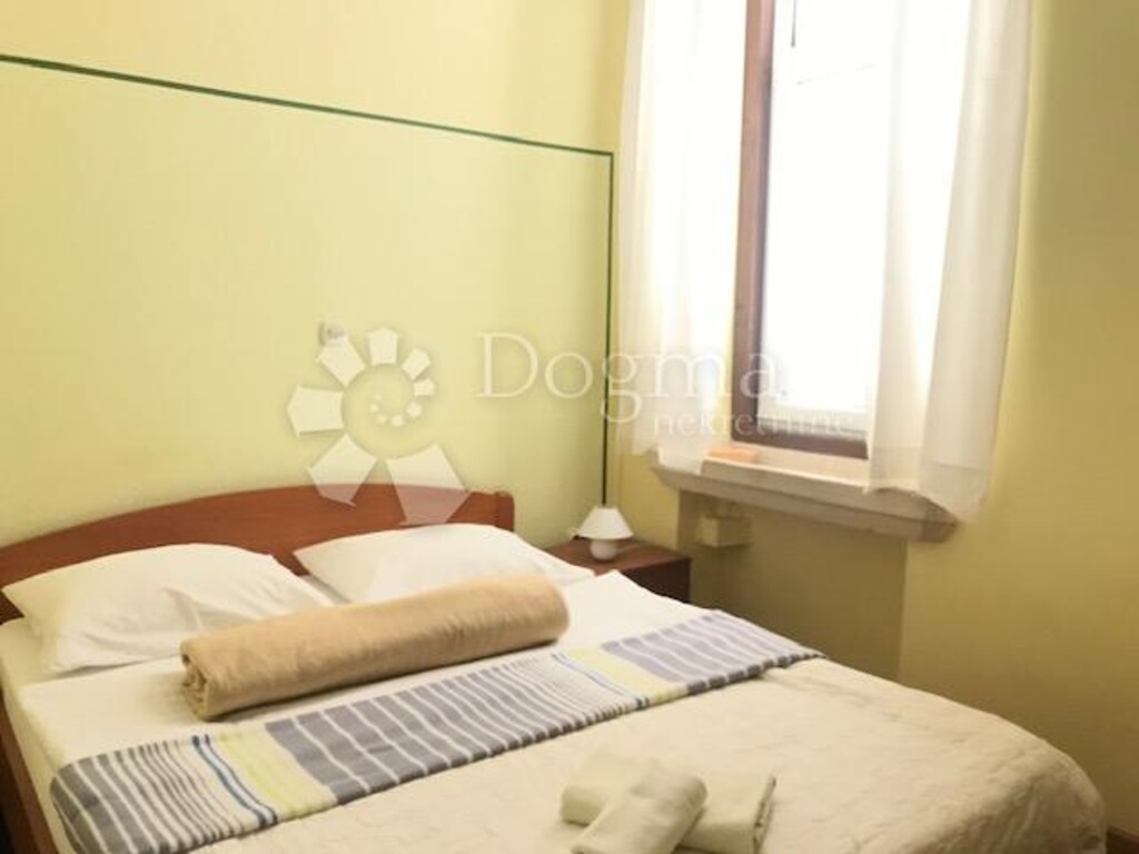Image 4844798 - 6