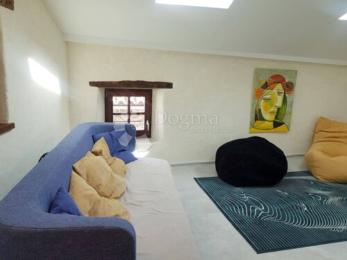 Thumbnail 4844860 - 13