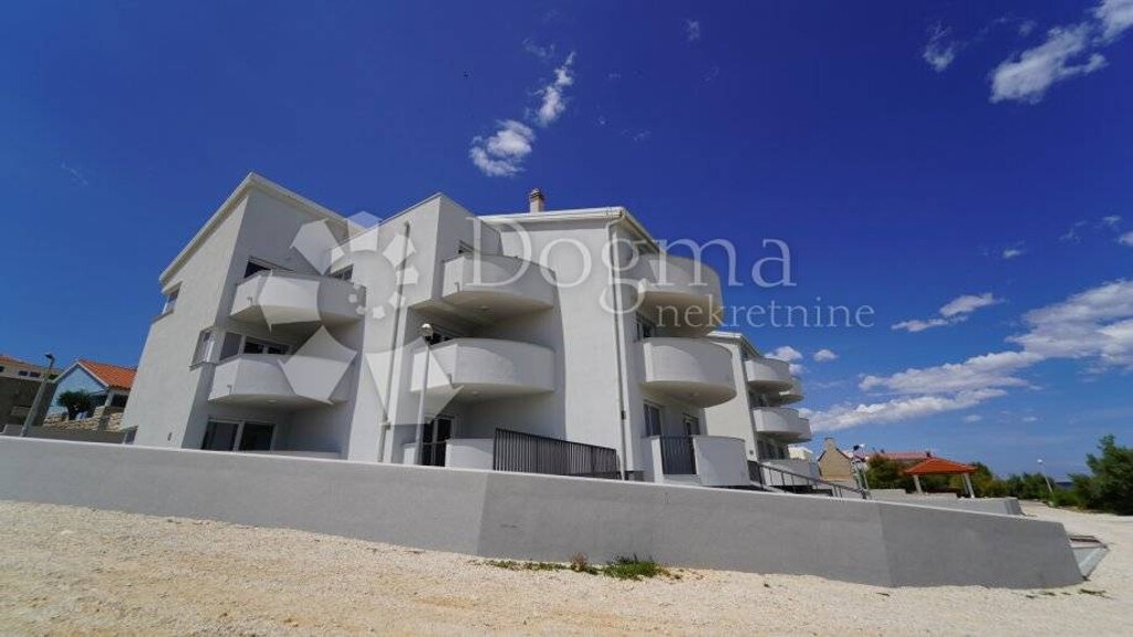 Image 4844900 - 2
