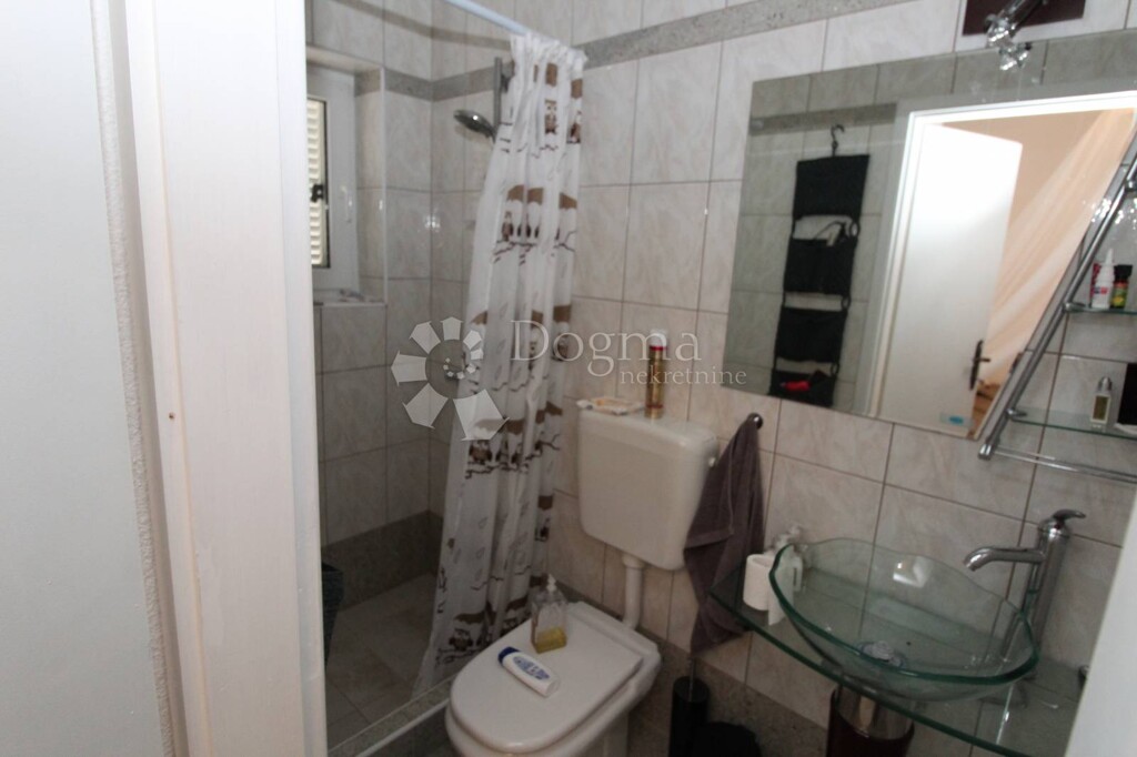 Image 4844981 - 4