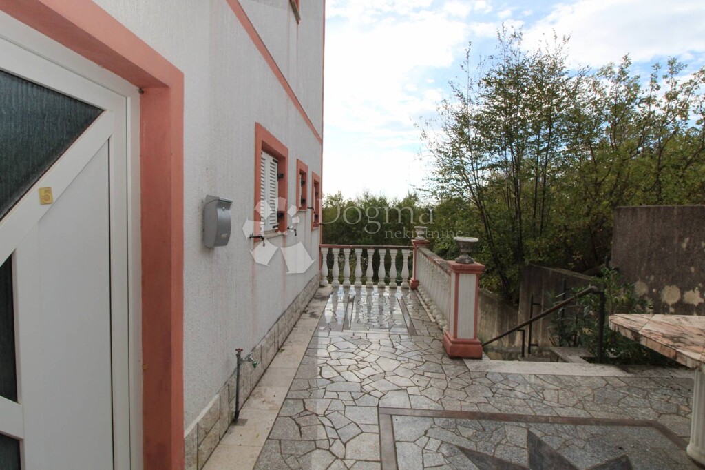 Image 4844981 - 7