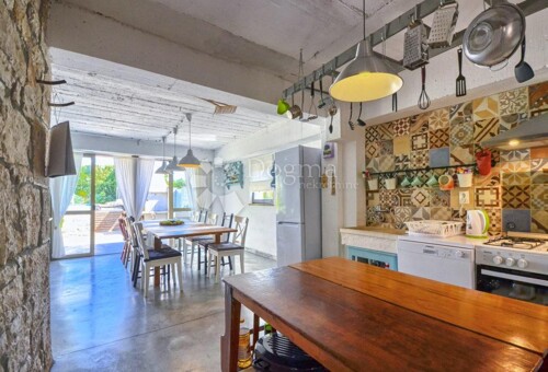 Thumbnail 4846283 - 8