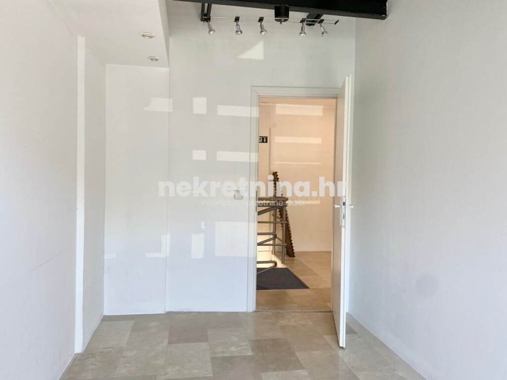 Image 4846481 - 9
