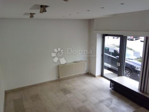 Poslovni prostor, ulični lokal, Maksimirska, 70 m2