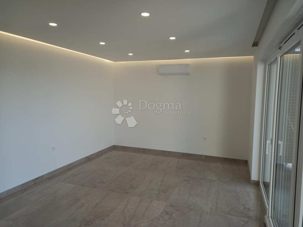 Image 4856089 - 5
