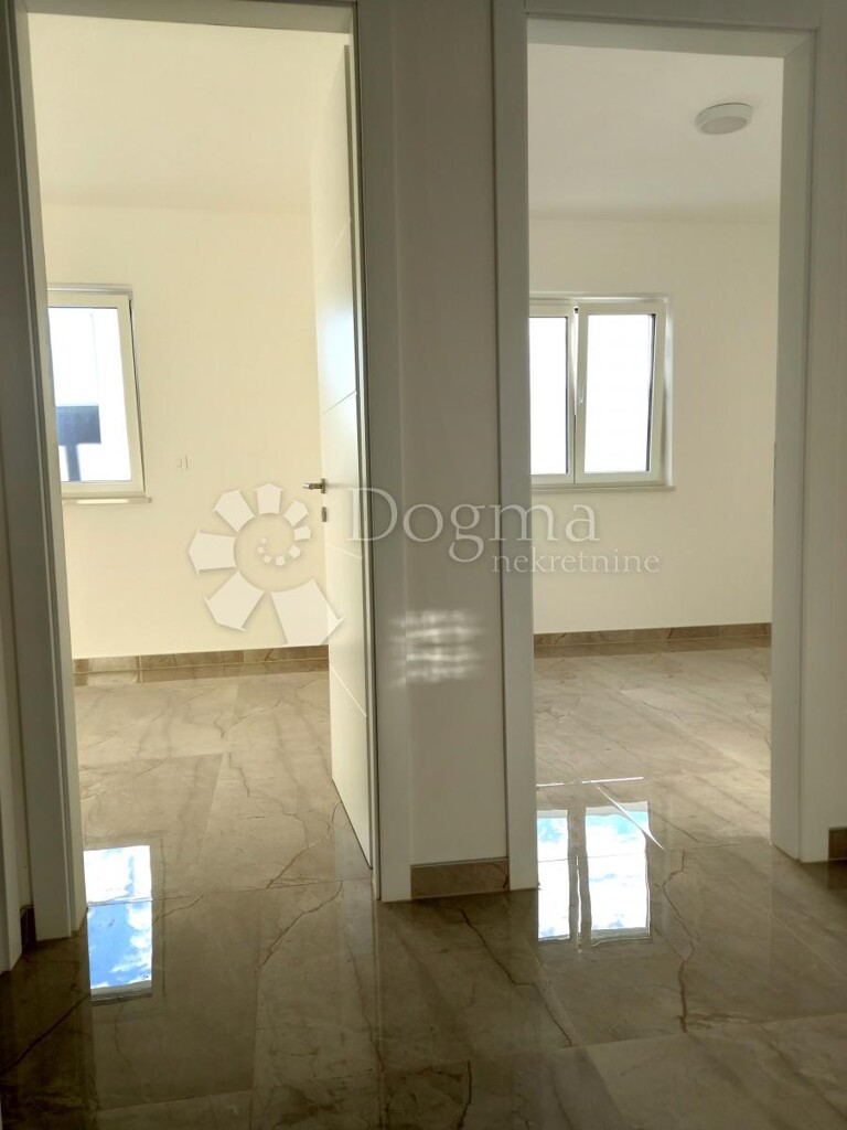 Image 4856089 - 10