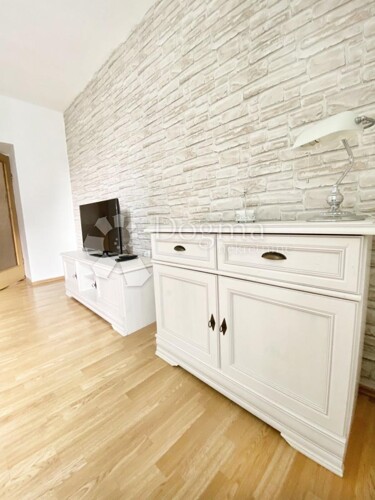 Thumbnail 4856106 - 6