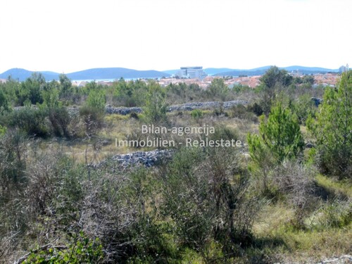 Vodice, građevinsko zemljište 9000 m2