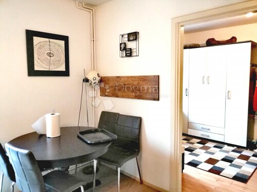 Thumbnail 4858311 - 4