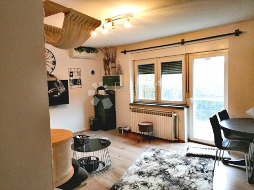 Thumbnail 4858311 - 2