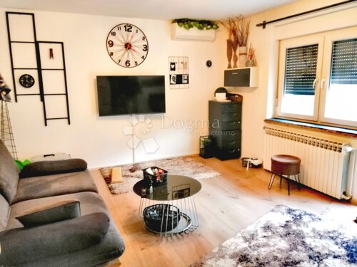 Thumbnail 4858311 - 1