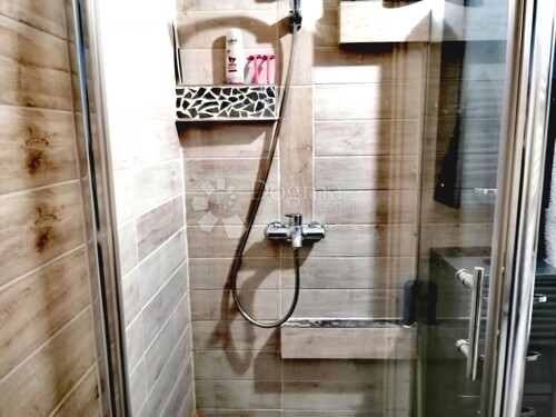 Thumbnail 4858311 - 8