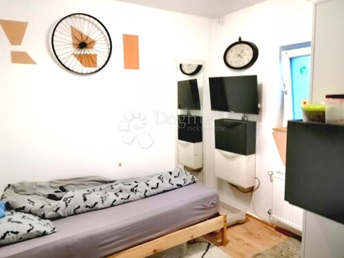 Thumbnail 4858311 - 5