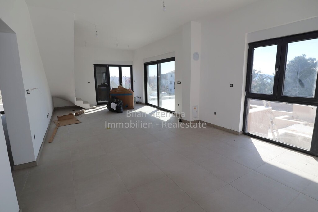 Image 4859343 - 7