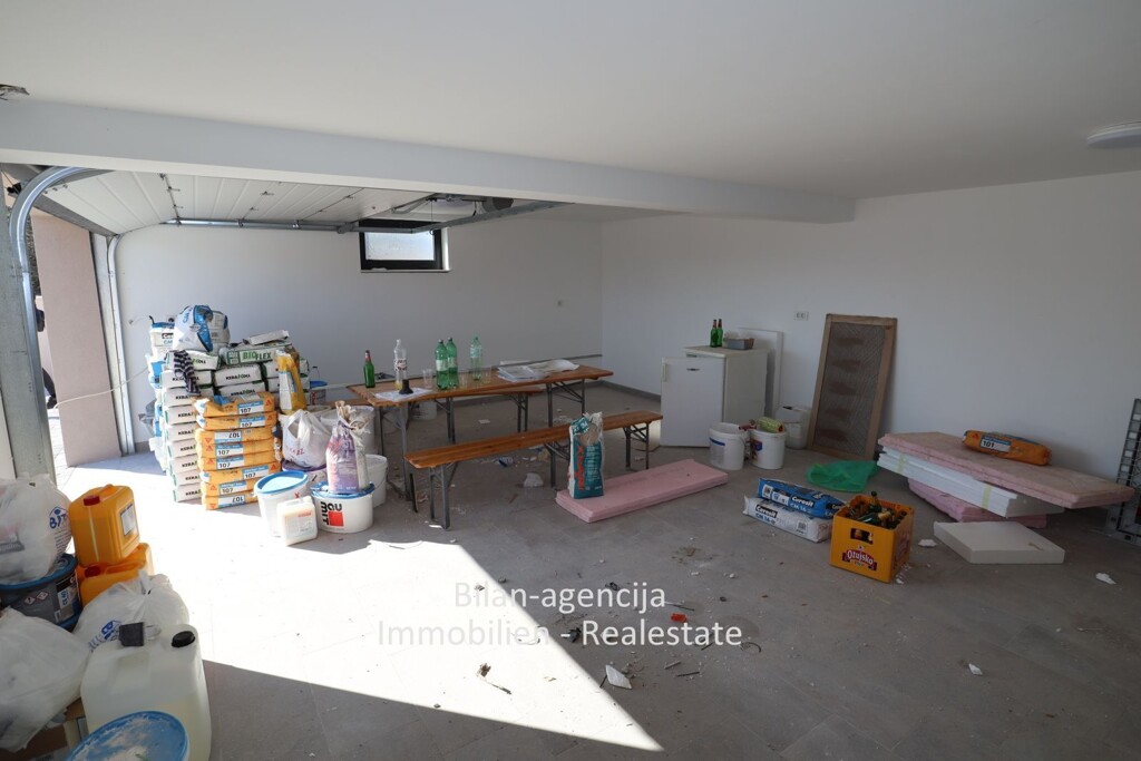 Image 4859343 - 17
