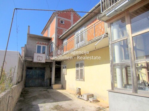 Vodice, kuća u centru grada