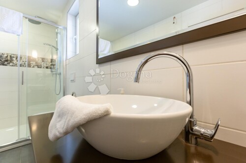 Thumbnail 4876295 - 24