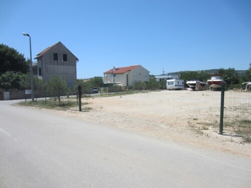 Vodice, građevinsko zemljište, 1.200 m2