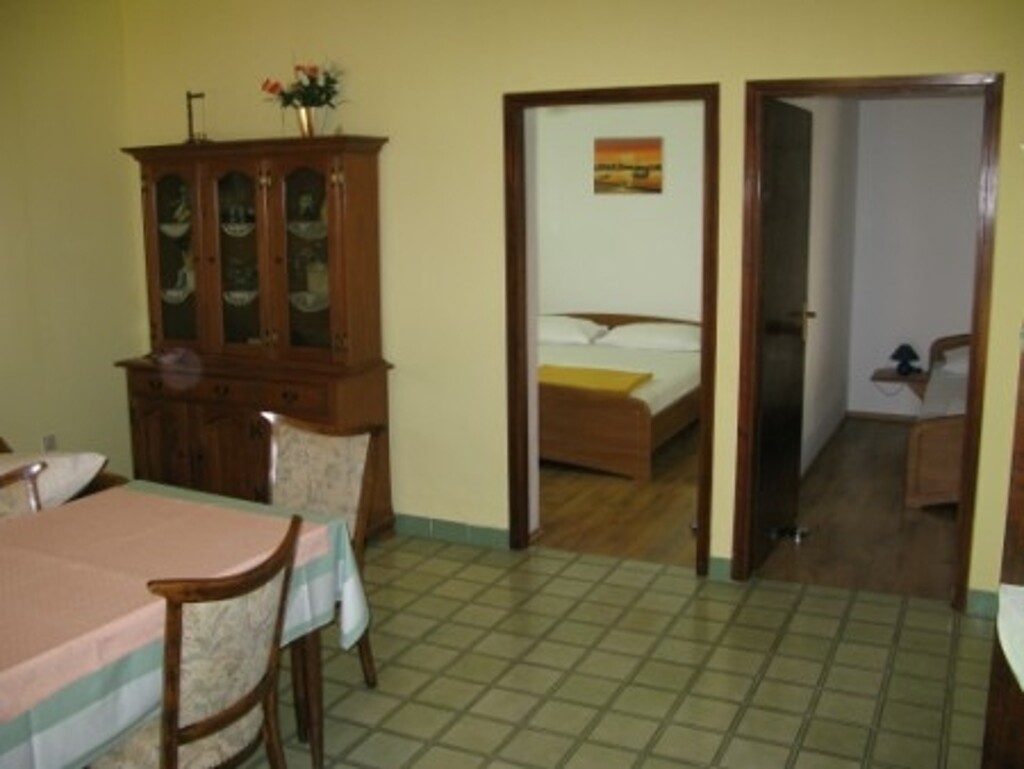 Image 4890442 - 6