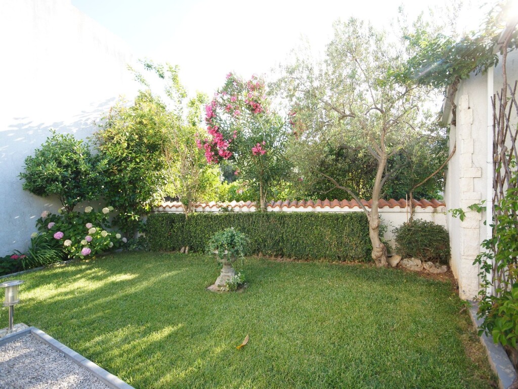 Image 4890446 - 16