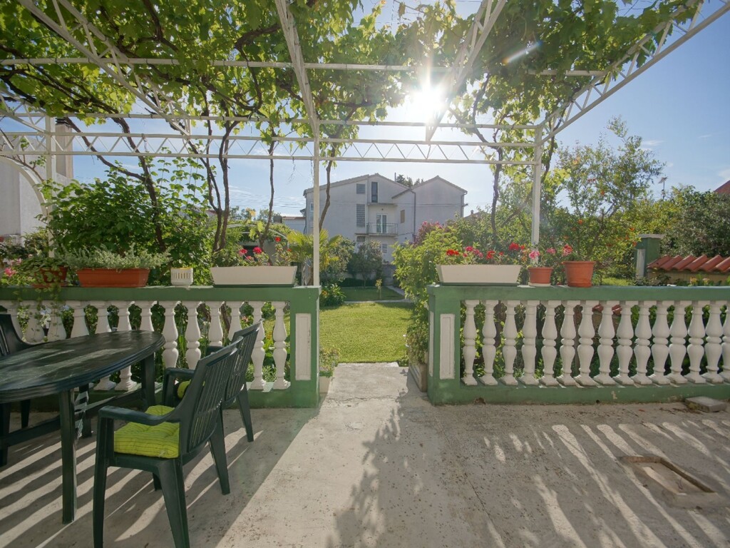 Image 4890446 - 10