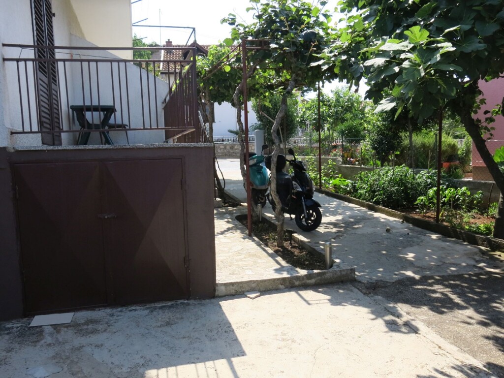 Image 4890465 - 12
