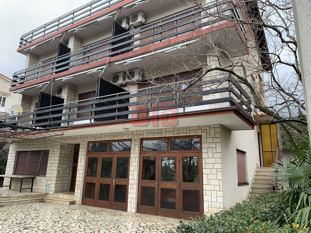 Image 4949177 - 1
