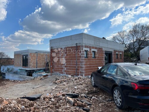 Thumbnail 4951750 - 10