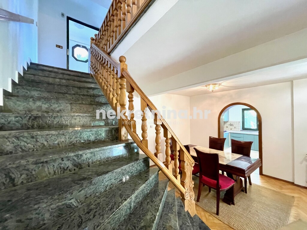 Image 4957100 - 8